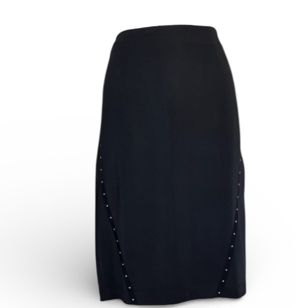 Chico's Pencil Skirt, women' Studded Black faux leather trim. Size 0 (US 4)